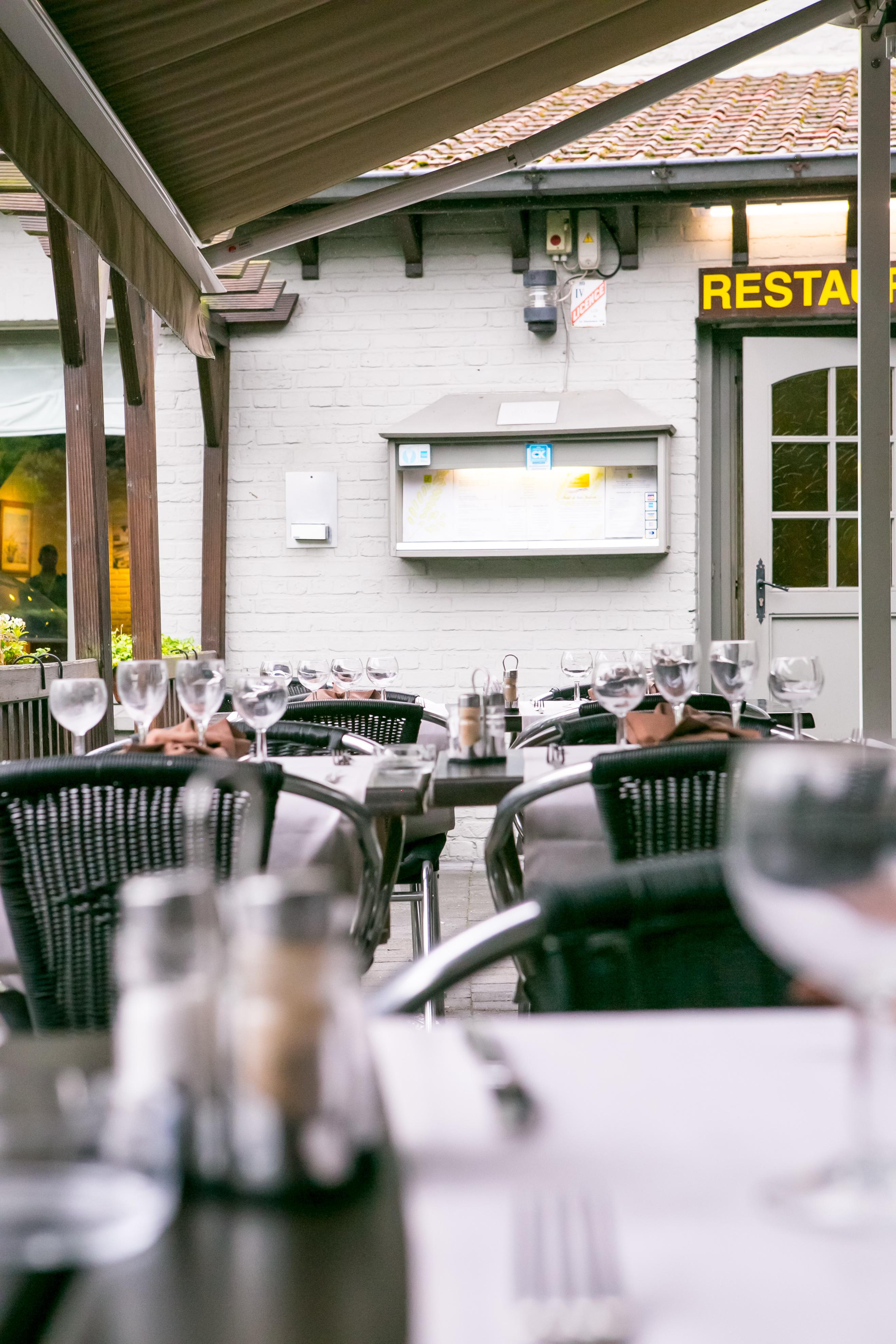 Logis Hotel Restaurant Des Acacias Lille Neuville En Ferrain Dış mekan fotoğraf