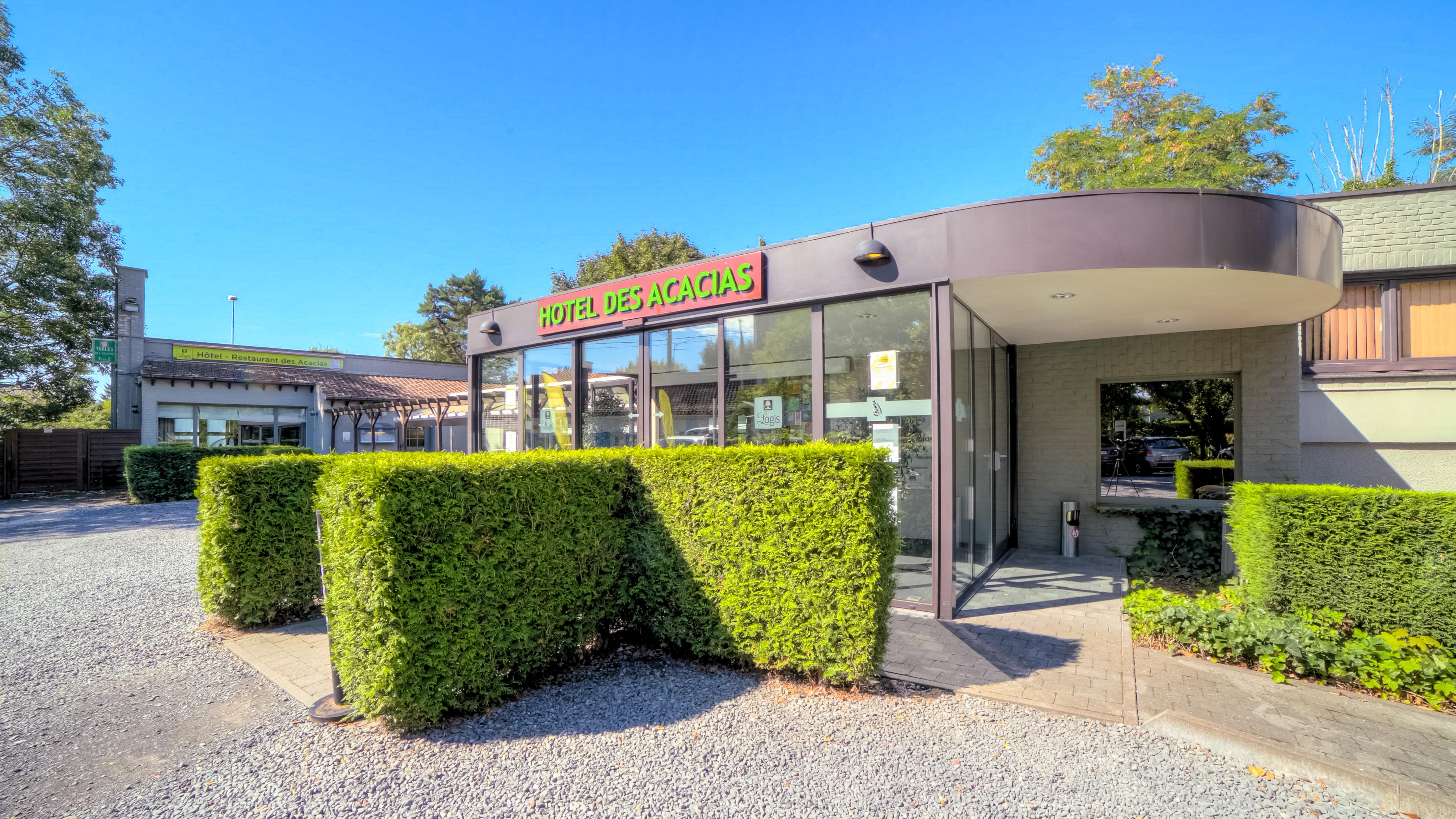 Logis Hotel Restaurant Des Acacias Lille Neuville En Ferrain Dış mekan fotoğraf