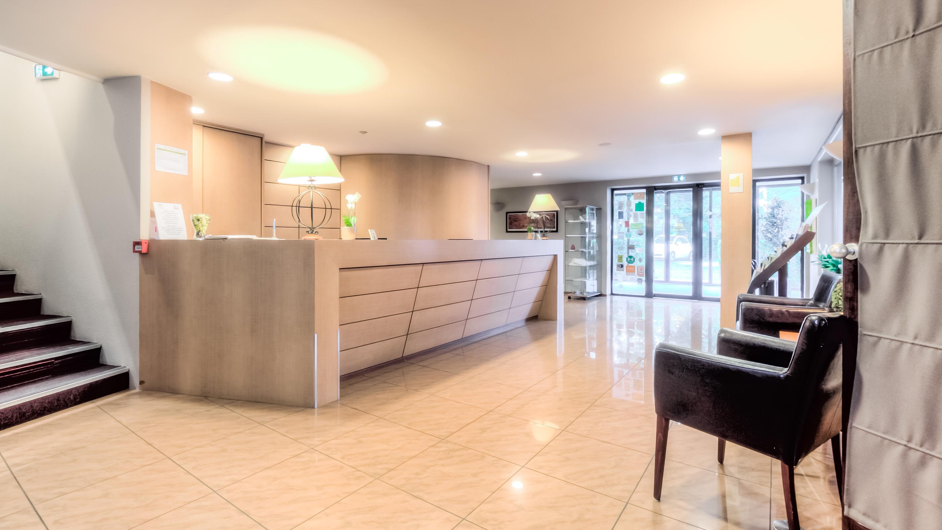 Logis Hotel Restaurant Des Acacias Lille Neuville En Ferrain Dış mekan fotoğraf