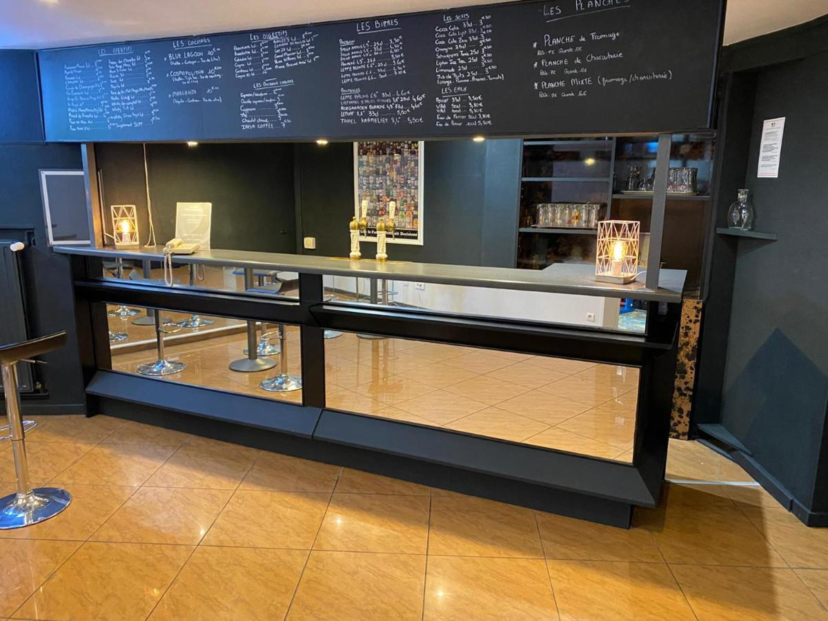 Logis Hotel Restaurant Des Acacias Lille Neuville En Ferrain Dış mekan fotoğraf