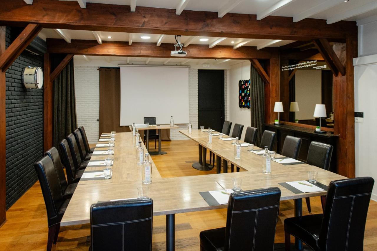 Logis Hotel Restaurant Des Acacias Lille Neuville En Ferrain Dış mekan fotoğraf